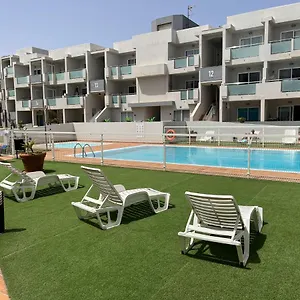 Beautiful, Modern In Sunny Apartment